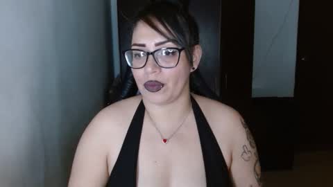 Natasha Smithe  online show from May 18, 2026, 12:18 am