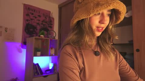 Natasha Independent model online show from March 12, 2026, 5:46 am