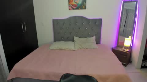 Snapshot of natha_rosse chatting on January 18, 2026, 6:12 pm Nathalia Take surprises in our chat. 25tkns for a hot pic. Follow me. online show from January 18, 2026, 6:12 pm