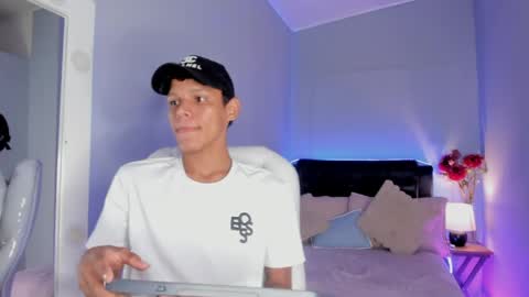 Snapshot of nathalie_moon_ chatting on April 8, 2026, 1:11 pm nathalie_moon_ online show from April 8, 2026, 1:11 pm