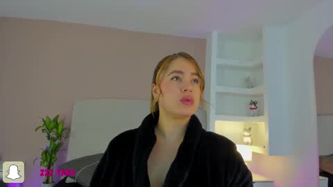 Snapshot of nathalyn05 chatting on March 28, 2026, 10:48 am NATHALY online show from March 28, 2026, 10:48 am