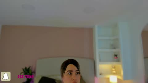 Snapshot of nathalyn05 chatting on April 10, 2026, 10:42 am NATHALY online show from April 10, 2026, 10:42 am