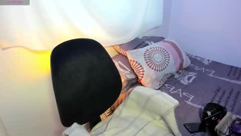 Snapshot of natt15 chatting on February 16, 2026, 9:33 pm Natalia online show from February 16, 2026, 9:33 pm