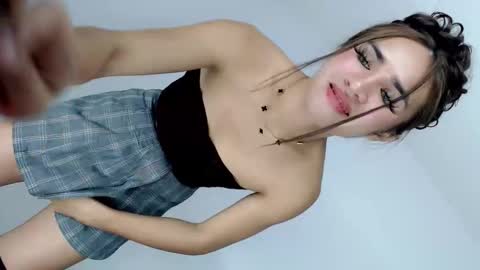 Nathalie smith online show from April 22, 2026, 2:58 am