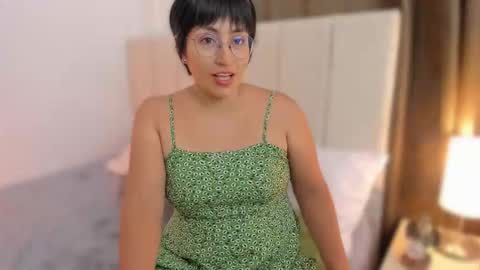 Snapshot of natty_bush chatting on March 5, 2026, 7:10 pm Nathalie online show from March 5, 2026, 7:10 pm