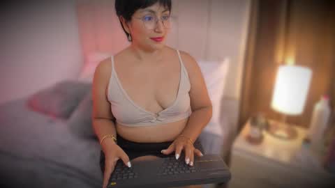 Snapshot of natty_bush chatting on March 6, 2026, 8:27 pm Nathalie online show from March 6, 2026, 8:27 pm