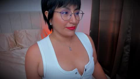 Snapshot of natty_bush chatting on March 25, 2026, 8:04 pm Nathalie online show from March 25, 2026, 8:04 pm