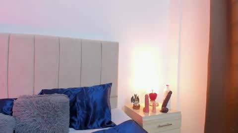 Snapshot of natty_bush chatting on April 13, 2026, 7:08 pm Nathalie online show from April 13, 2026, 7:08 pm