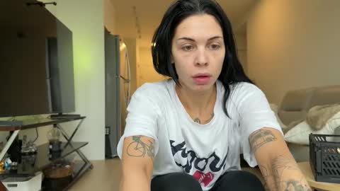 NATTY FIERROS online show from November 14, 2025, 7:01 pm