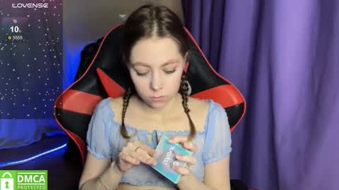 Snapshot of natural_babe666 chatting on October 13, 2025, 5:40 am natural_babe666 online show from October 13, 2025, 5:40 am