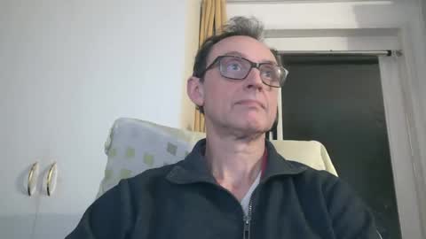 Snapshot of naturista25 chatting on December 17, 2025, 9:32 pm naturista25 online show from December 17, 2025, 9:32 pm