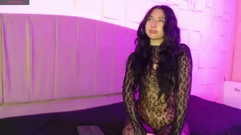 natuxxa online show from May 6, 2026, 9:42 pm