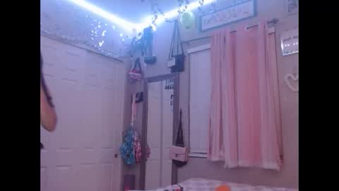 Snapshot of natxurall chatting on January 18, 2026, 7:34 am Amara rose online show from January 18, 2026, 7:34 am