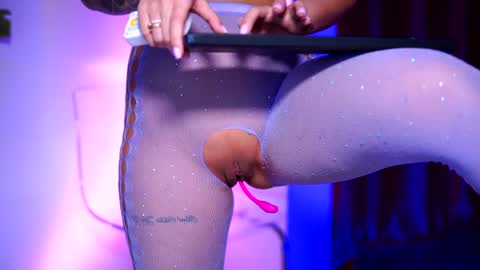 Snapshot of natydesiree chatting on December 29, 2024, 1:24 am Naty online show from December 29, 2024, 1:24 am