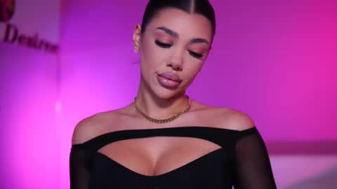 Snapshot of natydesiree chatting on March 7, 2025, 5:18 am Naty online show from March 7, 2025, 5:18 am