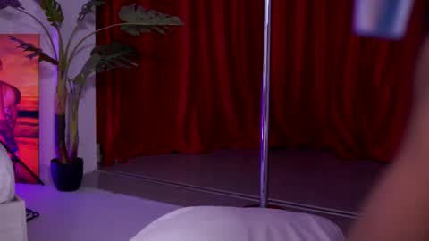 Naty online show from February 9, 2026, 8:24 pm