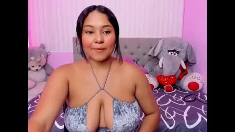Snapshot of naughty_ariel chatting on February 6, 2025, 7:18 pm Zoe online show from February 6, 2025, 7:18 pm