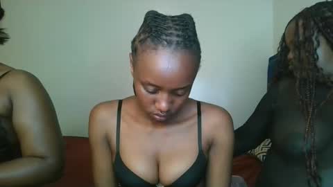 naughty_ellaa online show from September 24, 2025, 6:22 pm