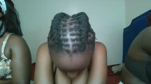 naughty_ellaa online show from September 28, 2025, 5:29 pm