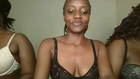 naughty_ellaa online show from September 30, 2025, 5:51 pm