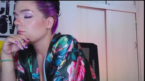 Em  please help me reach 100 thumbs up 3 online show from March 6, 2026, 7:05 am