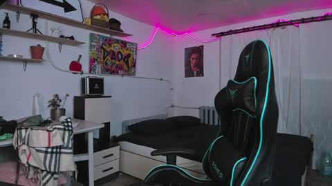 Snapshot of naughty_nik43 chatting on January 9, 2025, 2:18 pm Nik online show from January 9, 2025, 2:18 pm