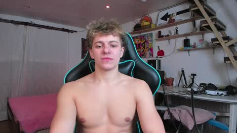 Snapshot of naughty_nik43 chatting on January 30, 2025, 9:04 pm Nik online show from January 30, 2025, 9:04 pm