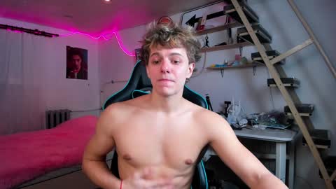 Snapshot of naughty_nik43 chatting on February 4, 2025, 7:33 pm Nik online show from February 4, 2025, 7:33 pm