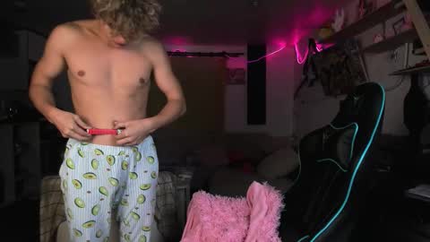 Snapshot of naughty_nik43 chatting on October 1, 2025, 1:55 am Nik online show from October 1, 2025, 1:55 am