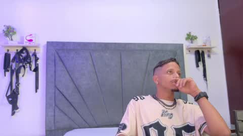 naughtyfusion_os online show from April 9, 2026, 12:10 pm