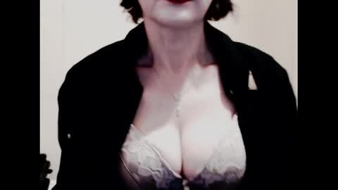 Jenny online show from May 22, 2026, 1:57 am