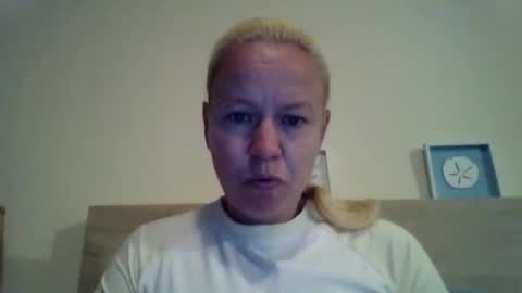 naughtyjennyblondeuk online show from April 18, 2026, 7:07 pm