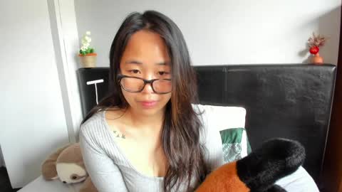 Gigi Chu  online show from April 26, 2026, 9:29 am