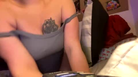 Snapshot of naughtyred25 chatting on November 2, 2025, 7:33 am naughtyred23 online show from November 2, 2025, 7:33 am