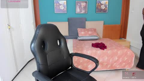 naugthy_brunette_ online show from May 28, 2026, 11:13 pm