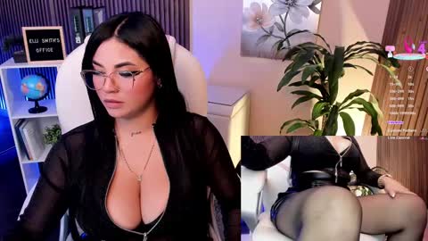 Snapshot of naugthyelli chatting on March 10, 2025, 11:49 pm online show from March 10, 2025, 11:49 pm