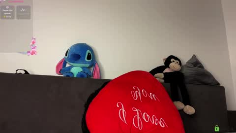 NayaVoss online show from April 30, 2026, 8:57 pm