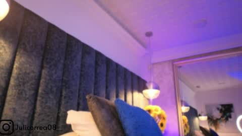 Juli  online show from April 1, 2026, 1:41 pm