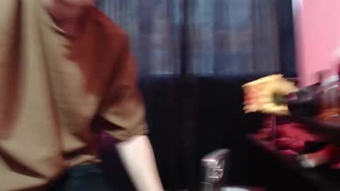 Im Nayton online show from November 13, 2025, 11:09 am