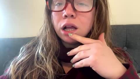 Nealiana online show from December 2, 2024, 7:49 pm