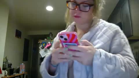 Nealiana online show from December 5, 2024, 1:49 pm