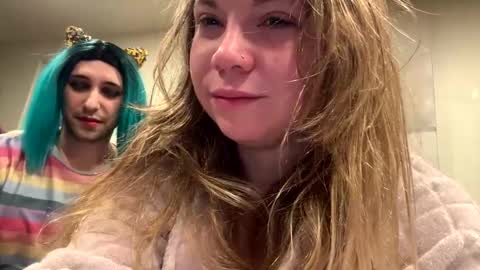 Nealiana online show from December 6, 2024, 6:48 am