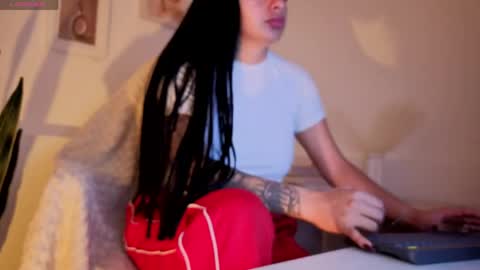 Hellen online show from April 15, 2026, 9:49 am