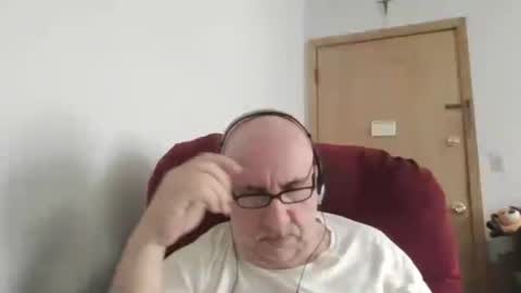 Tom online show from June 20, 2026, 9:06 pm