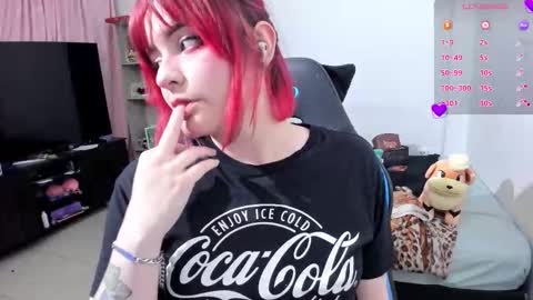 Snapshot of neeko_lol_ chatting on September 26, 2025, 12:31 pm Geek Nicole im Neeko UwU online show from September 26, 2025, 12:31 pm