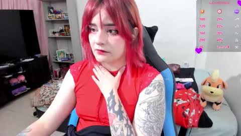 Snapshot of neeko_lol_ chatting on October 6, 2025, 12:13 pm Geek Nicole im Neeko UwU online show from October 6, 2025, 12:13 pm