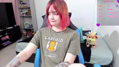 Snapshot of neeko_lol_ chatting on October 10, 2025, 6:51 pm Geek Nicole im Neeko UwU online show from October 10, 2025, 6:51 pm