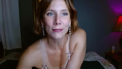 Snapshot of neemcream chatting on May 6, 2026, 11:32 pm JenniferJen online show from May 6, 2026, 11:32 pm