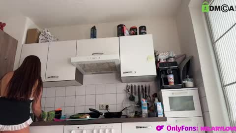 nelarylove online show from June 5, 2026, 7:36 am