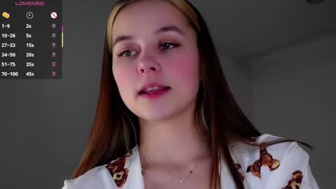 Snapshot of neldaaskins chatting on February 10, 2025, 1:24 am Lana online show from February 10, 2025, 1:24 am